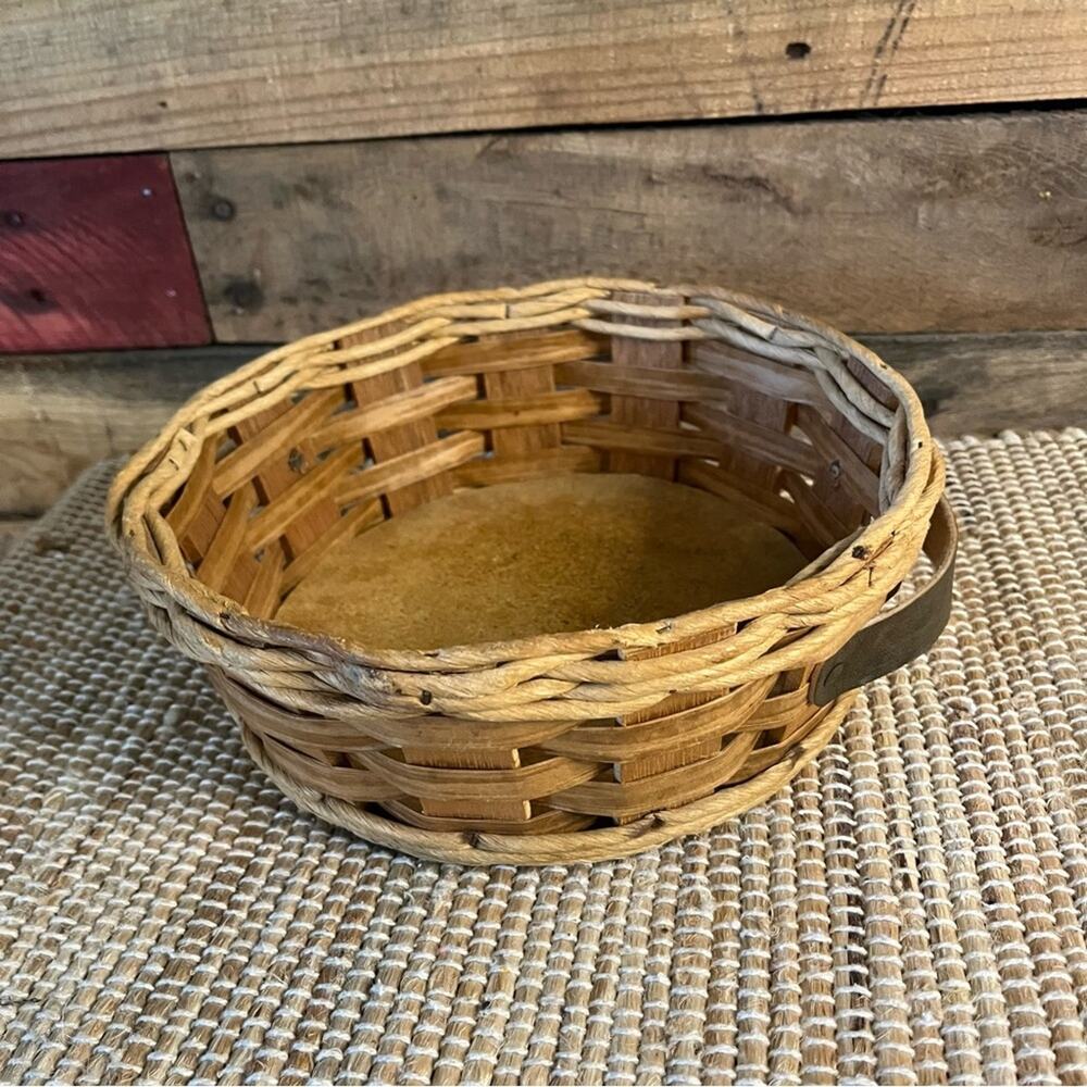 Pyrex Wicker Woven Casserole Holder‎